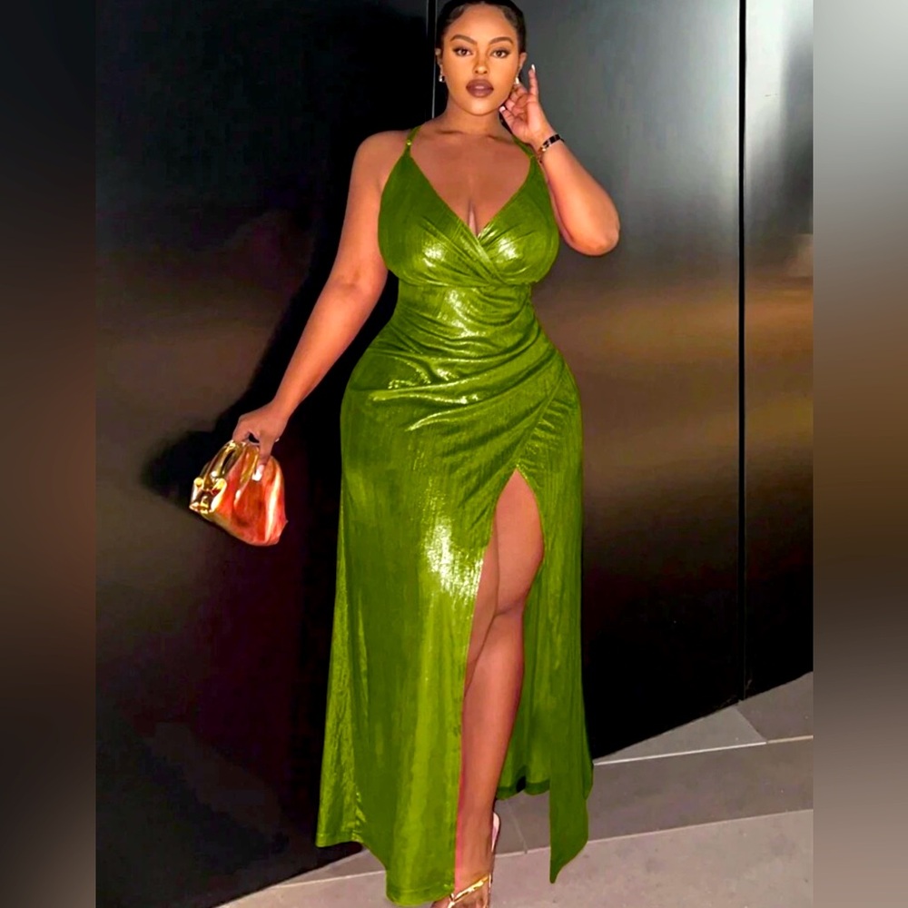 Pleated Spaghetti Strap Dress 💚